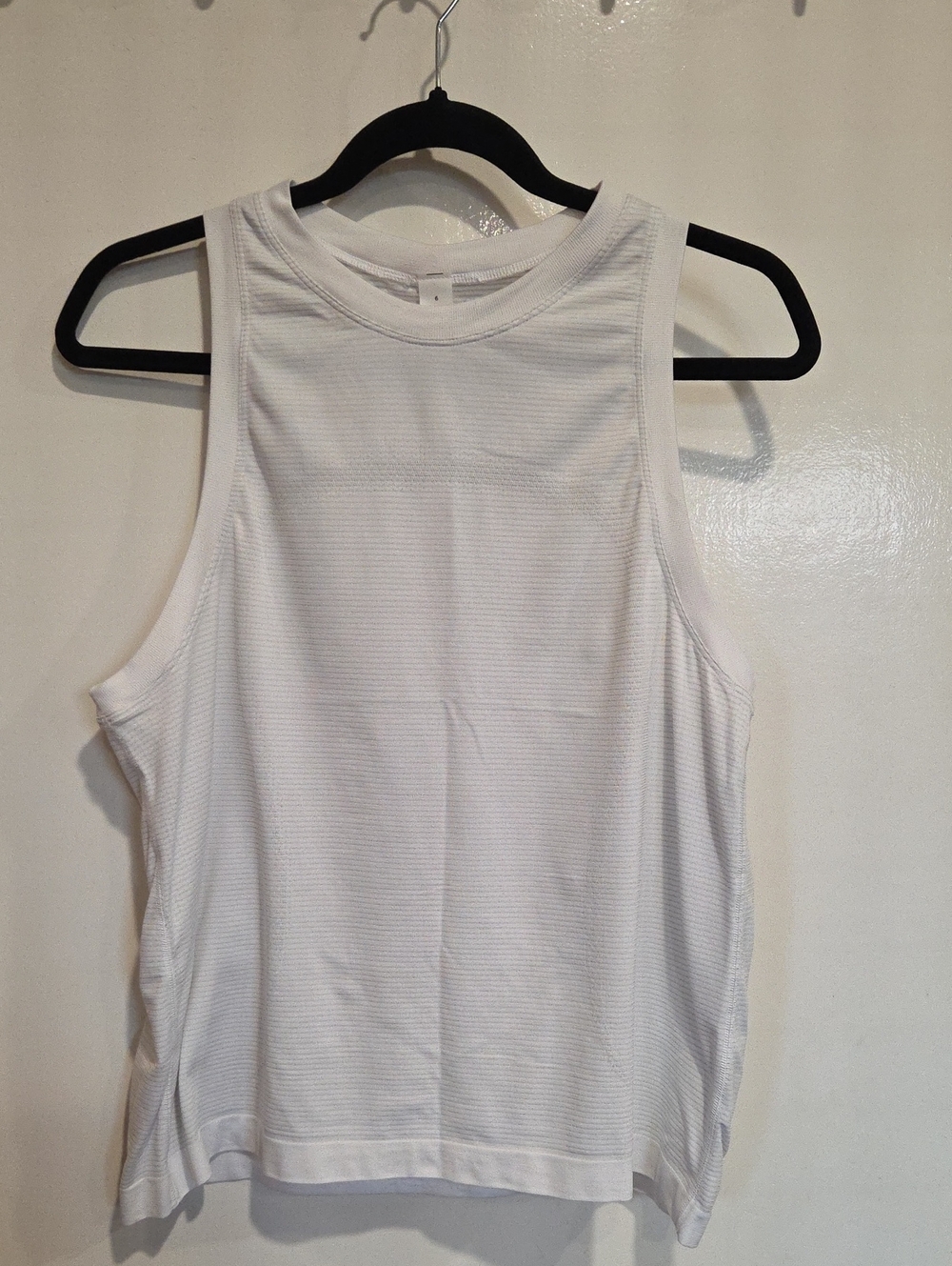 Lululemon White Ribbed Sleeveless Tank Top - Women Size 6